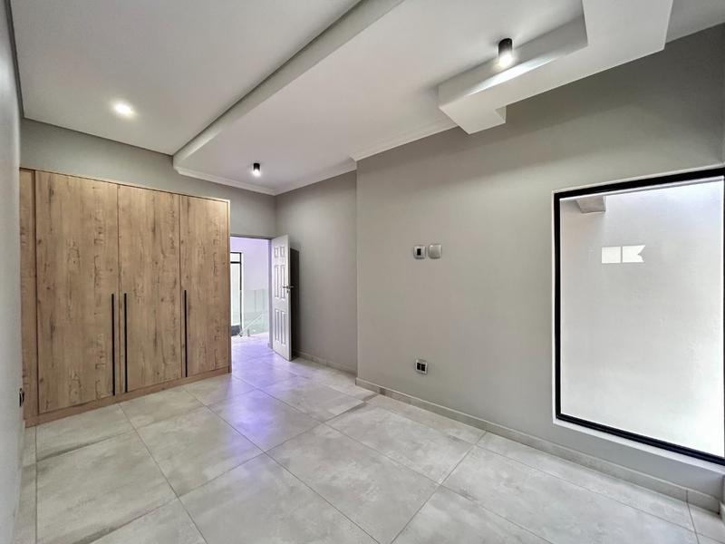 5 Bedroom Property for Sale in Six Fountains Residential Estate Gauteng