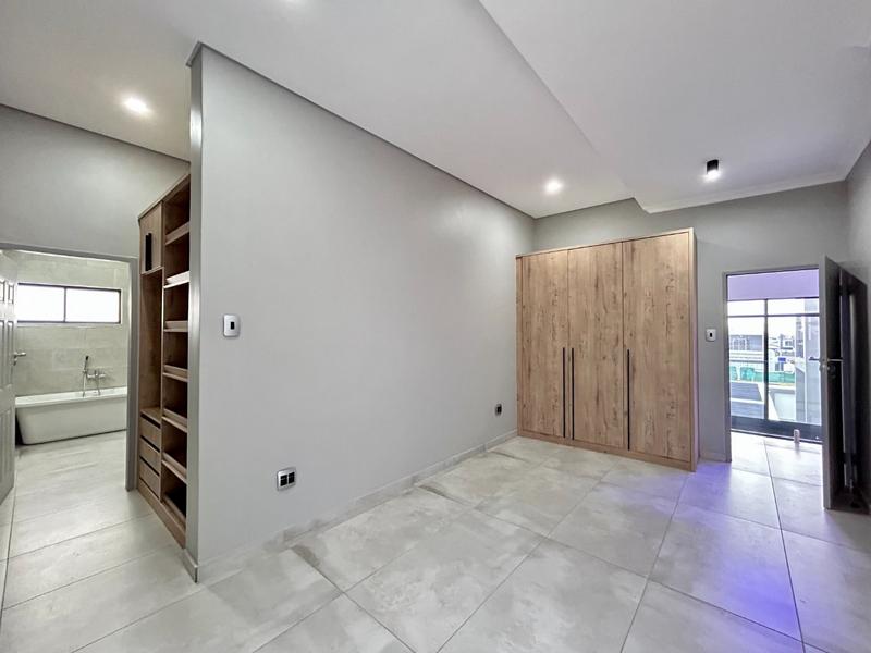 5 Bedroom Property for Sale in Six Fountains Residential Estate Gauteng