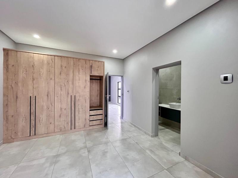 5 Bedroom Property for Sale in Six Fountains Residential Estate Gauteng