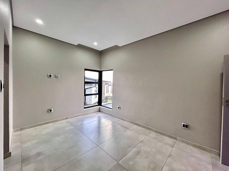 5 Bedroom Property for Sale in Six Fountains Residential Estate Gauteng