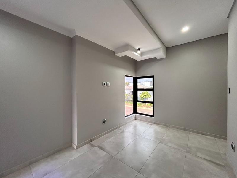 5 Bedroom Property for Sale in Six Fountains Residential Estate Gauteng
