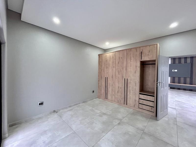 5 Bedroom Property for Sale in Six Fountains Residential Estate Gauteng