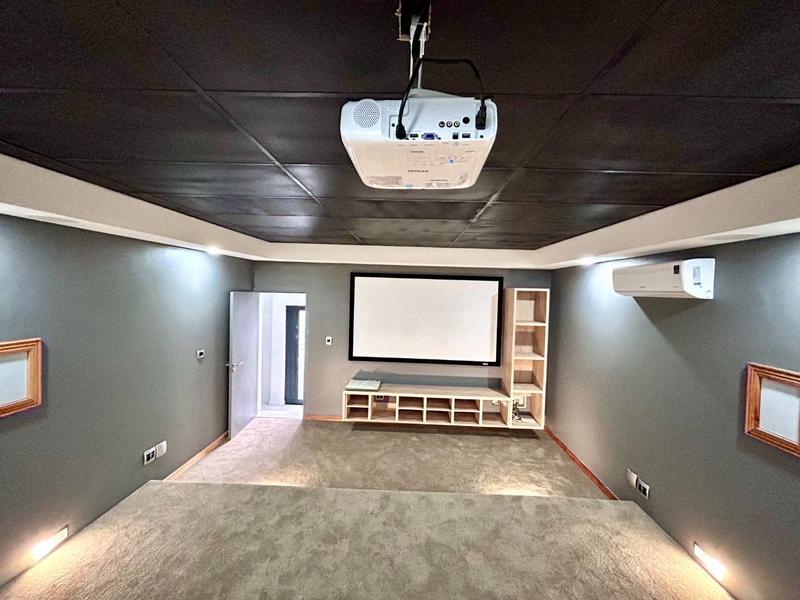 5 Bedroom Property for Sale in Six Fountains Residential Estate Gauteng