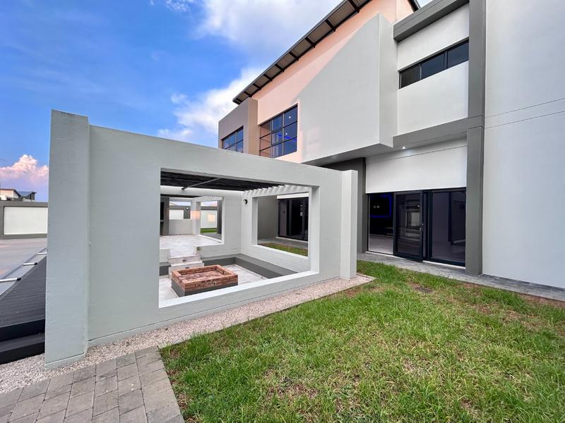 5 Bedroom Property for Sale in Six Fountains Residential Estate Gauteng