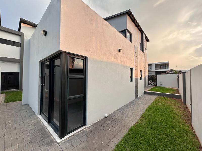 5 Bedroom Property for Sale in Six Fountains Residential Estate Gauteng