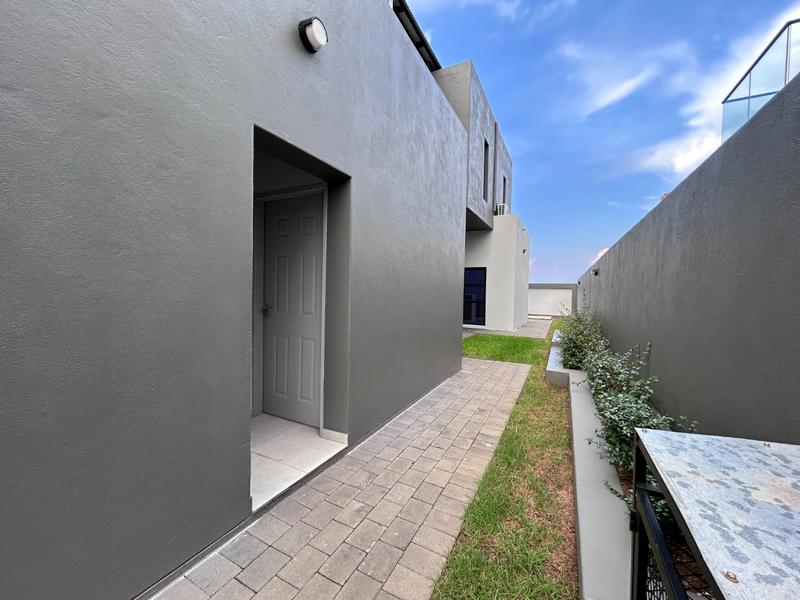 5 Bedroom Property for Sale in Six Fountains Residential Estate Gauteng
