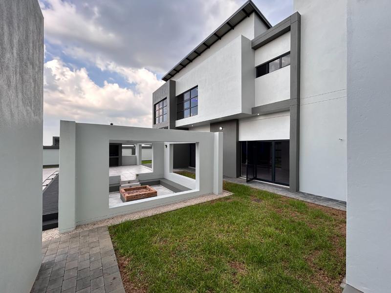 5 Bedroom Property for Sale in Six Fountains Residential Estate Gauteng