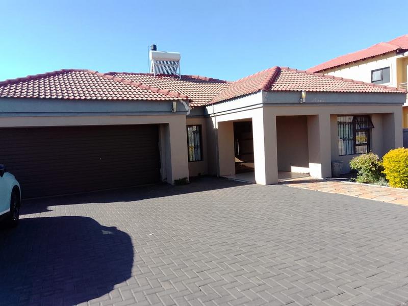 4 Bedroom Property for Sale in The Orchards Gauteng