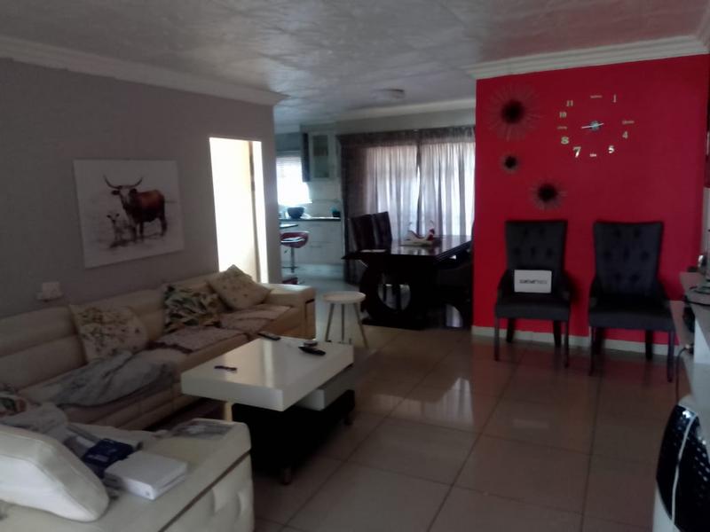4 Bedroom Property for Sale in The Orchards Gauteng