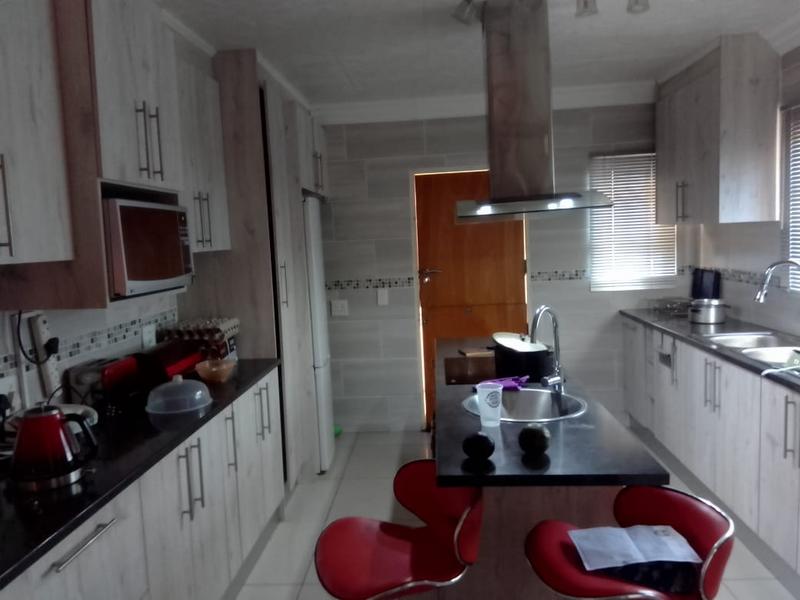 4 Bedroom Property for Sale in The Orchards Gauteng