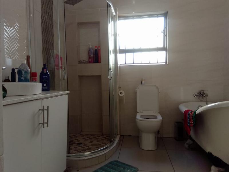 4 Bedroom Property for Sale in The Orchards Gauteng