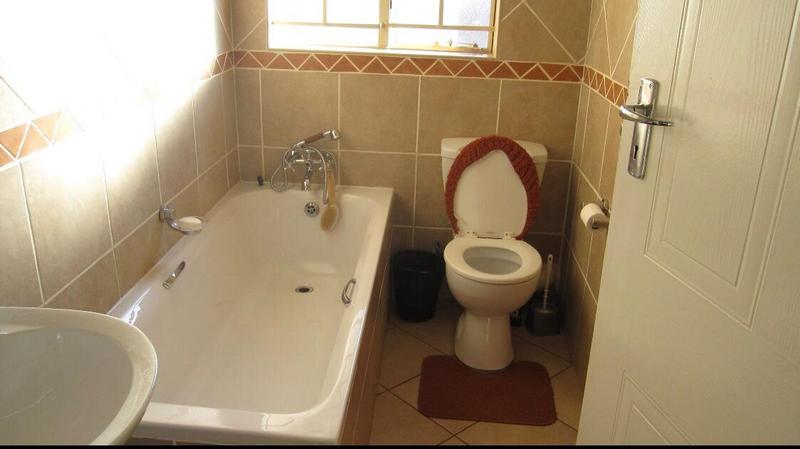 2 Bedroom Property for Sale in The Wilds Gauteng
