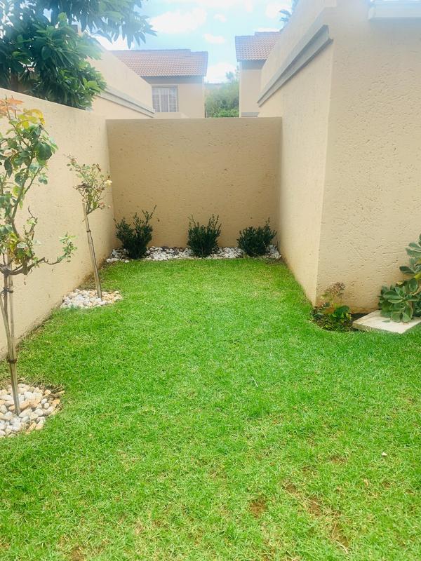 2 Bedroom Property for Sale in Willow Park Manor Gauteng