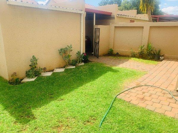 2 Bedroom Property for Sale in Willow Park Manor Gauteng
