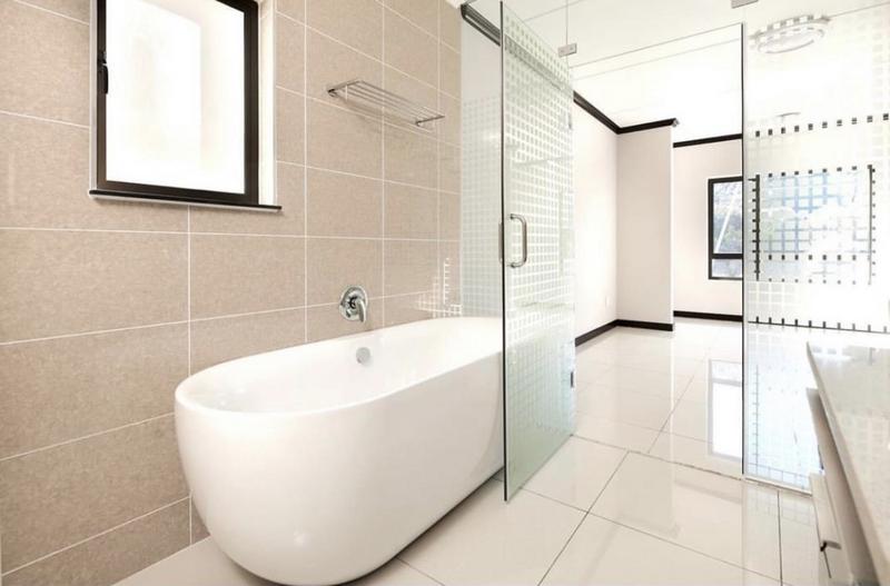 2 Bedroom Property for Sale in Carlswald Gauteng
