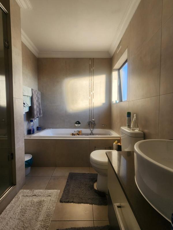 To Let 3 Bedroom Property for Rent in Kyalami Hills Gauteng