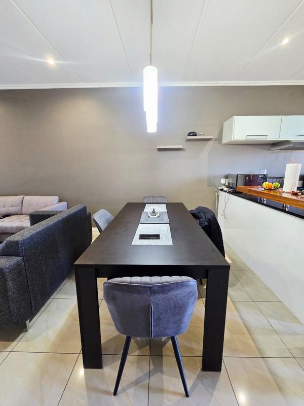 2 Bedroom Property for Sale in Bryanston Gauteng