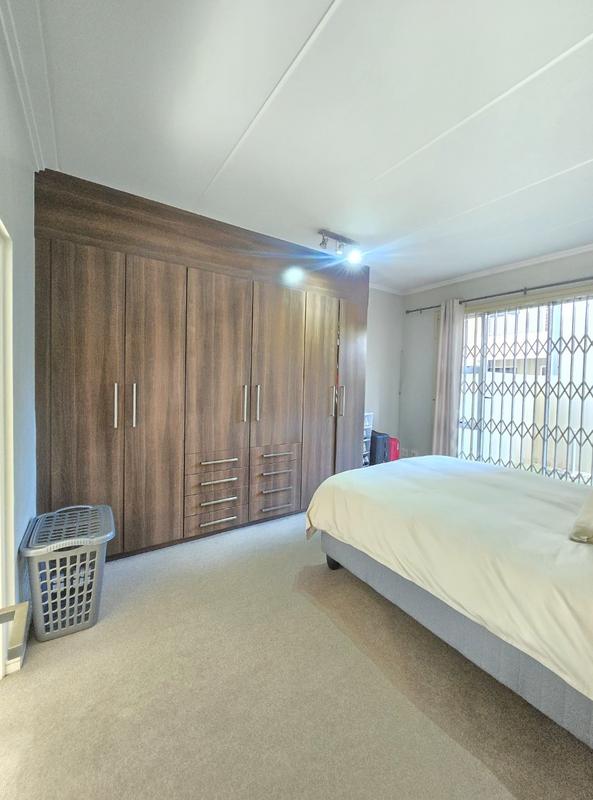 2 Bedroom Property for Sale in Bryanston Gauteng