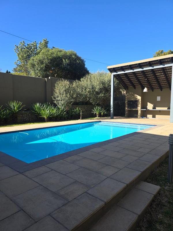 2 Bedroom Property for Sale in Bryanston Gauteng