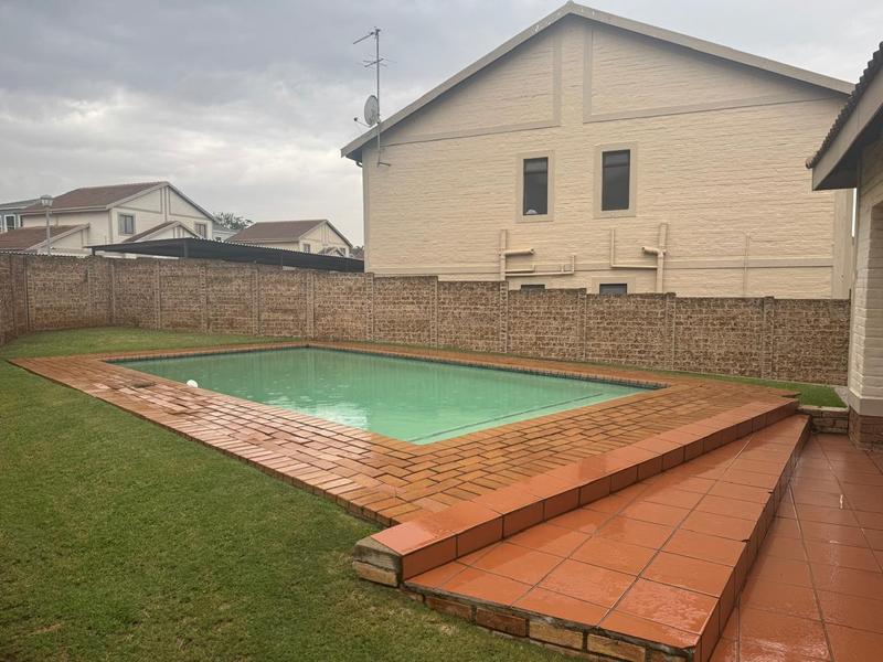 3 Bedroom Property for Sale in Carlswald Gauteng