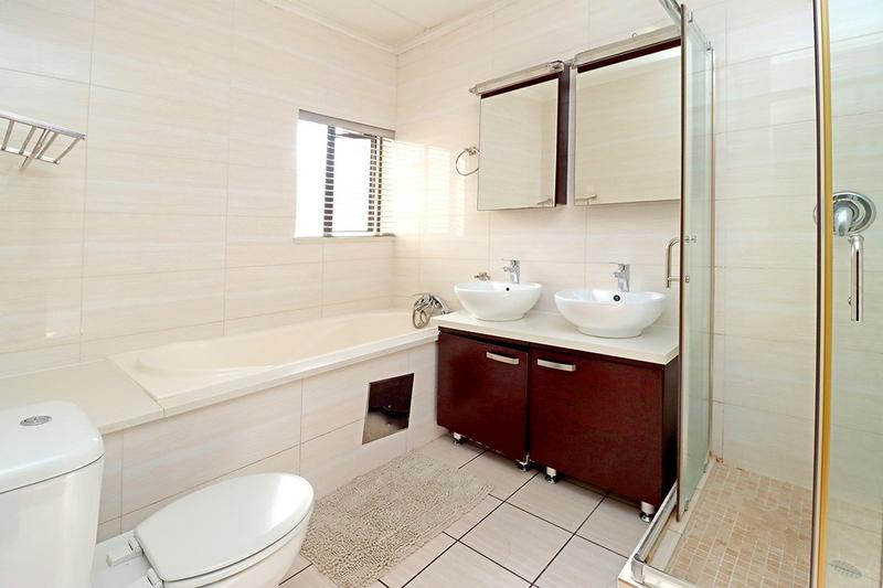 3 Bedroom Property for Sale in Carlswald Gauteng