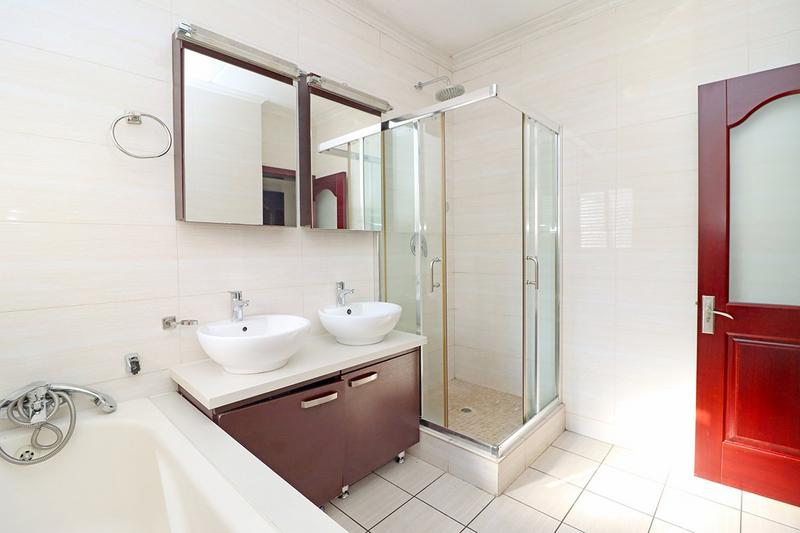 3 Bedroom Property for Sale in Carlswald Gauteng