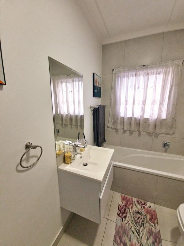 2 Bedroom Property for Sale in Fourways Gauteng