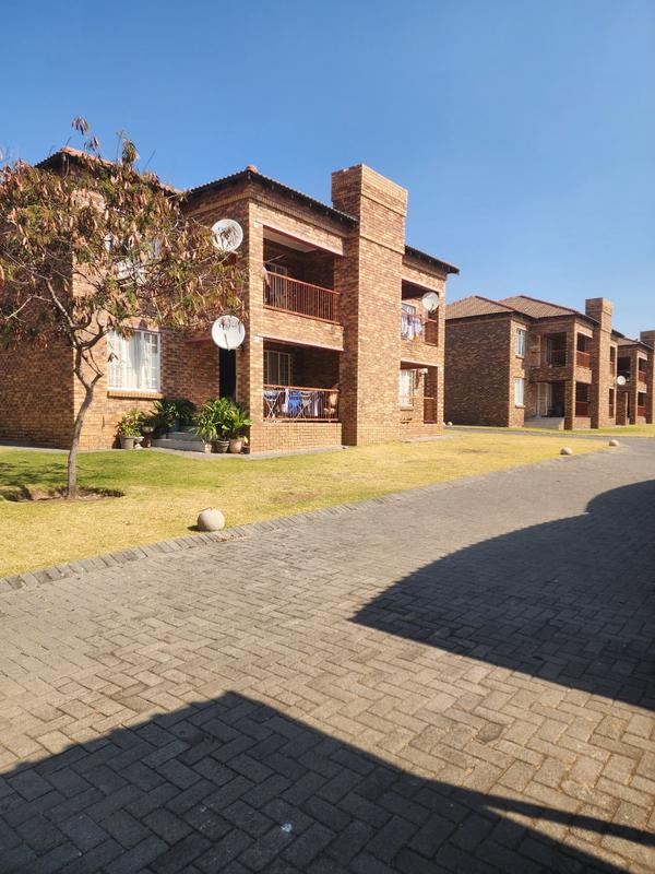 2 Bedroom Property for Sale in Noordwyk Gauteng