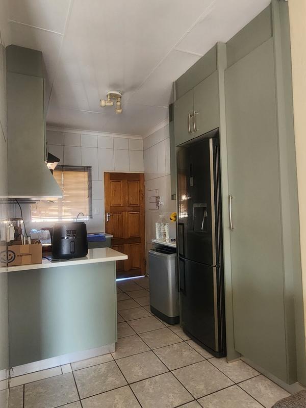 2 Bedroom Property for Sale in Noordwyk Gauteng