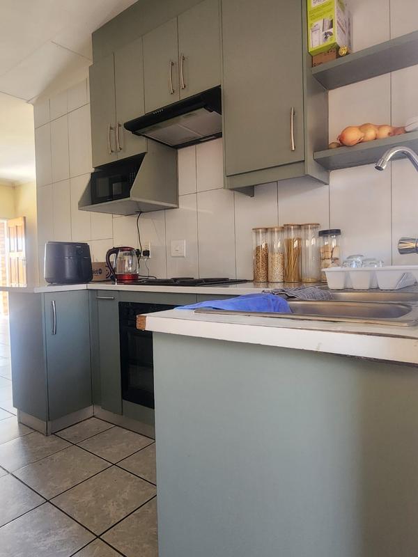 2 Bedroom Property for Sale in Noordwyk Gauteng