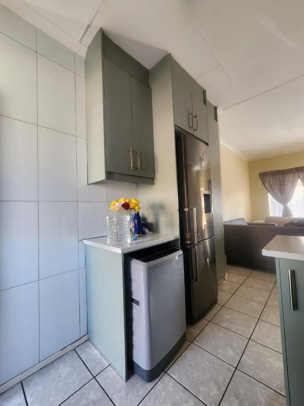2 Bedroom Property for Sale in Noordwyk Gauteng