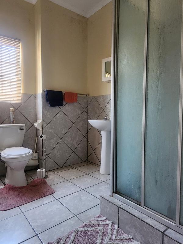 2 Bedroom Property for Sale in Noordwyk Gauteng