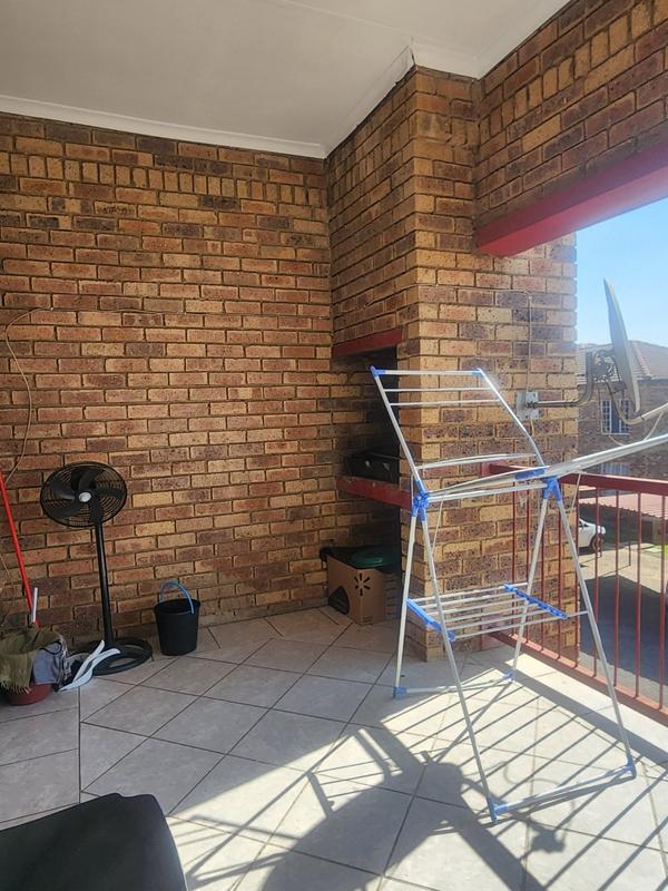 2 Bedroom Property for Sale in Noordwyk Gauteng