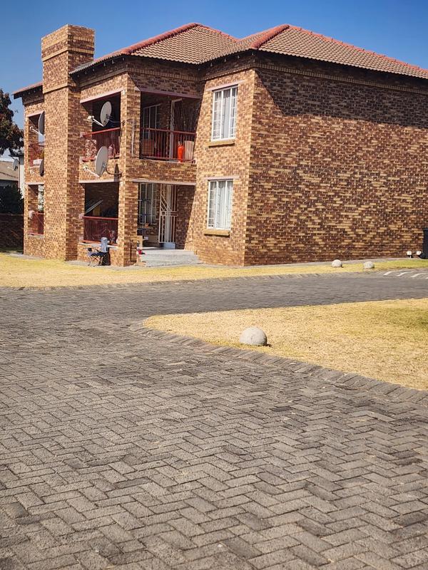 2 Bedroom Property for Sale in Noordwyk Gauteng