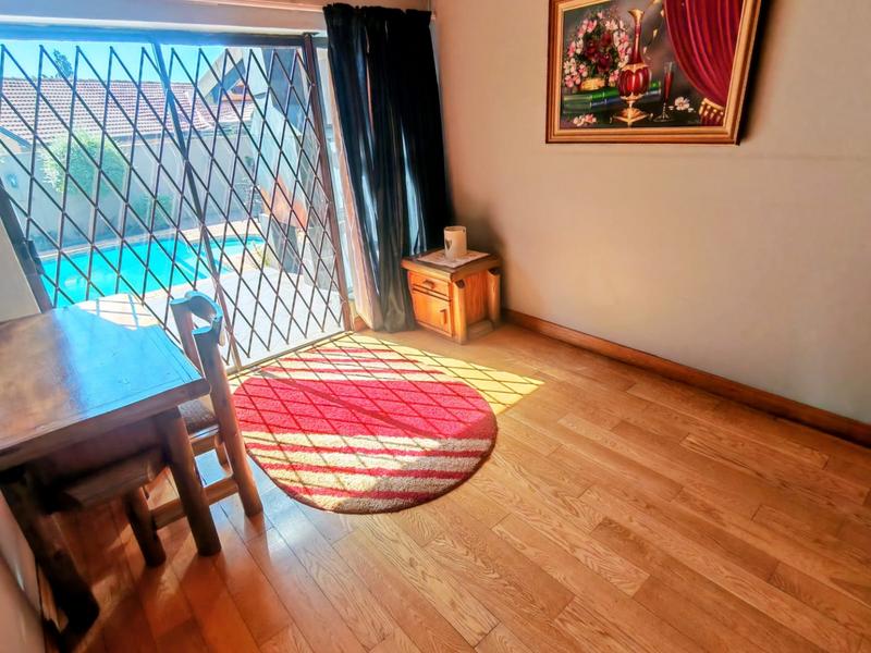 6 Bedroom Property for Sale in Rooihuiskraal Gauteng