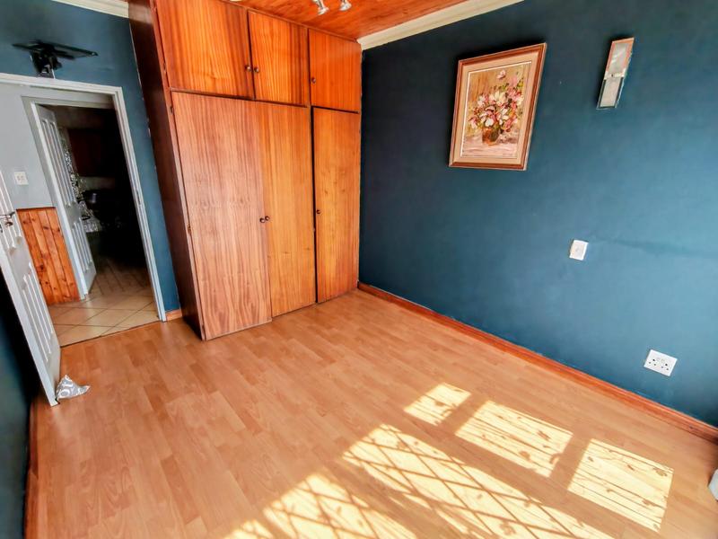 6 Bedroom Property for Sale in Rooihuiskraal Gauteng