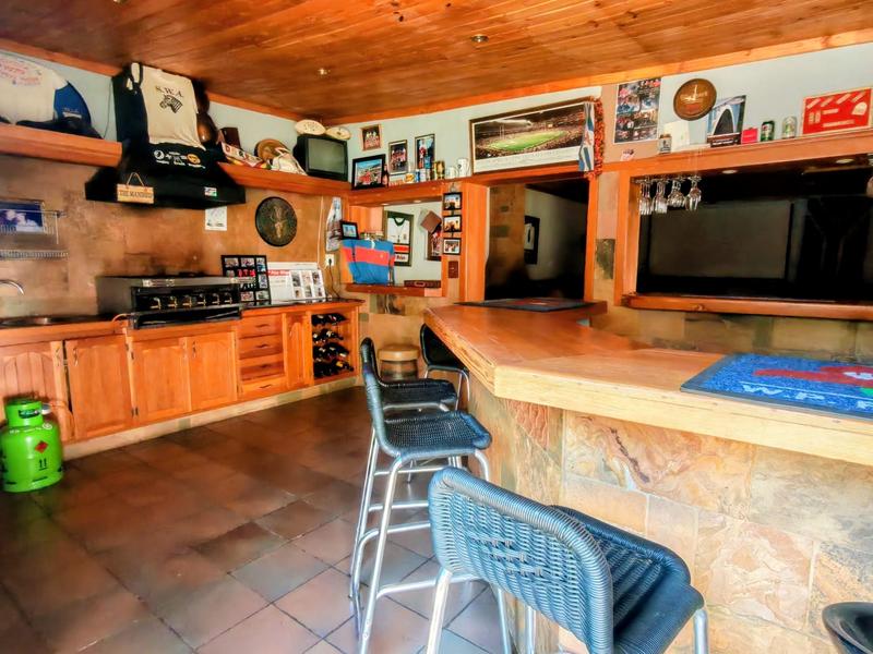 6 Bedroom Property for Sale in Rooihuiskraal Gauteng