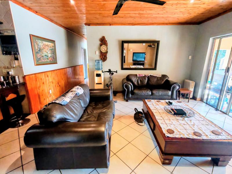 6 Bedroom Property for Sale in Rooihuiskraal Gauteng
