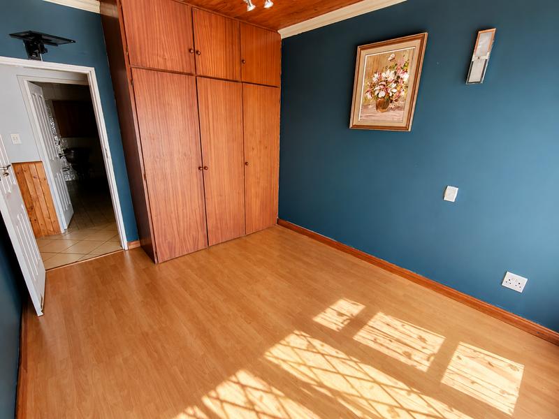 6 Bedroom Property for Sale in Rooihuiskraal Gauteng