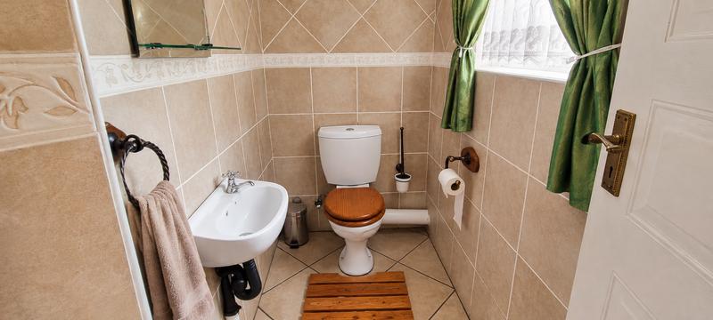6 Bedroom Property for Sale in Rooihuiskraal Gauteng