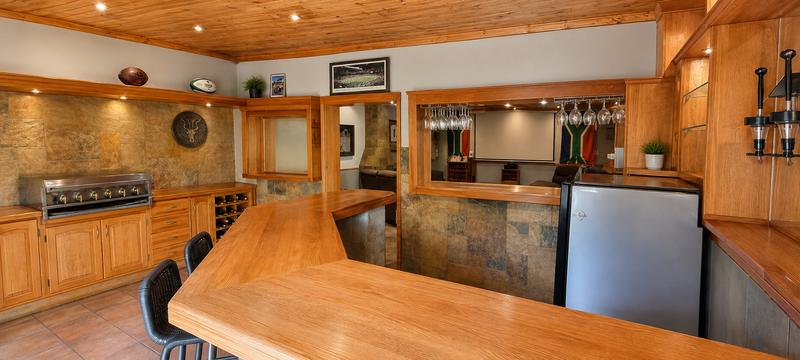 6 Bedroom Property for Sale in Rooihuiskraal Gauteng