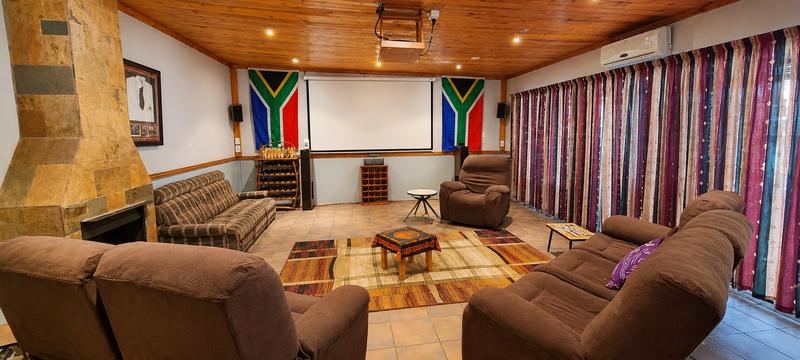 6 Bedroom Property for Sale in Rooihuiskraal Gauteng