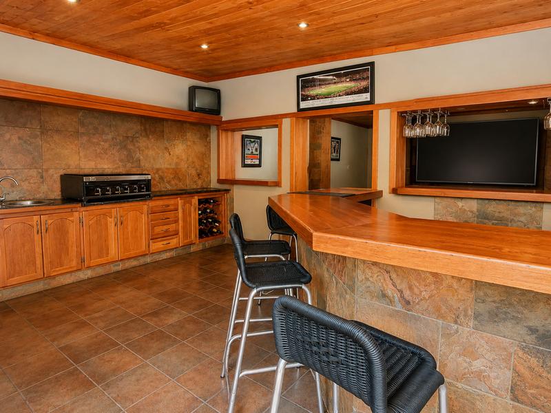 6 Bedroom Property for Sale in Rooihuiskraal Gauteng