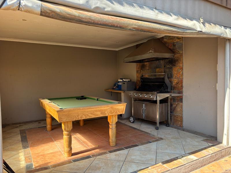 To Let 5 Bedroom Property for Rent in Robin Hills Gauteng