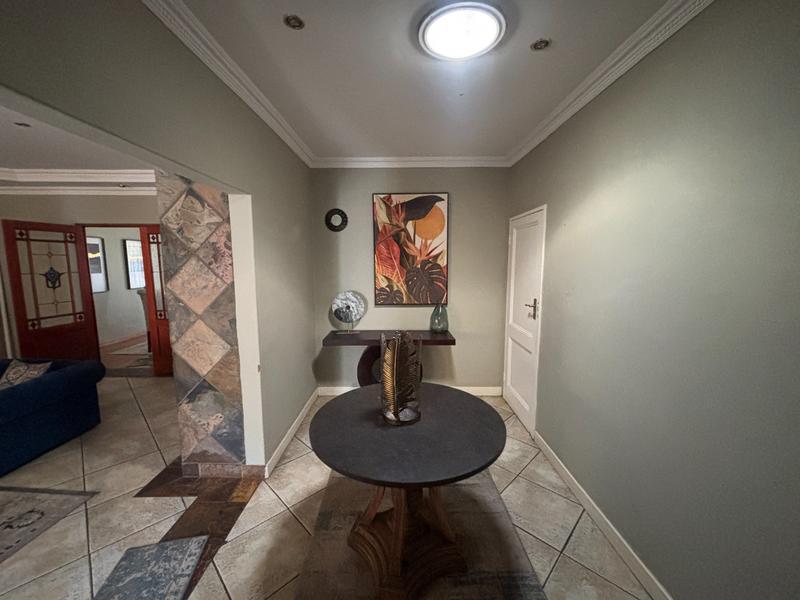 To Let 5 Bedroom Property for Rent in Robin Hills Gauteng