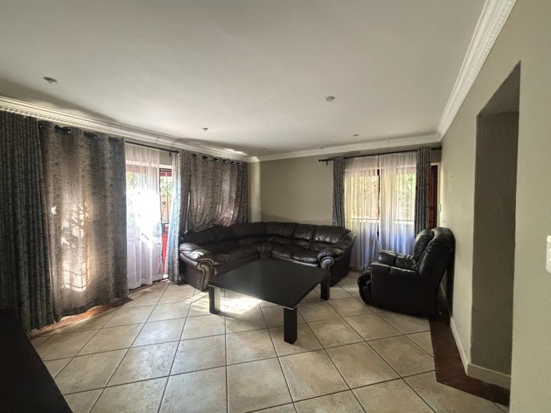 To Let 5 Bedroom Property for Rent in Robin Hills Gauteng