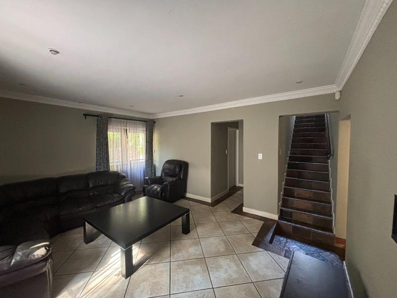 To Let 5 Bedroom Property for Rent in Robin Hills Gauteng