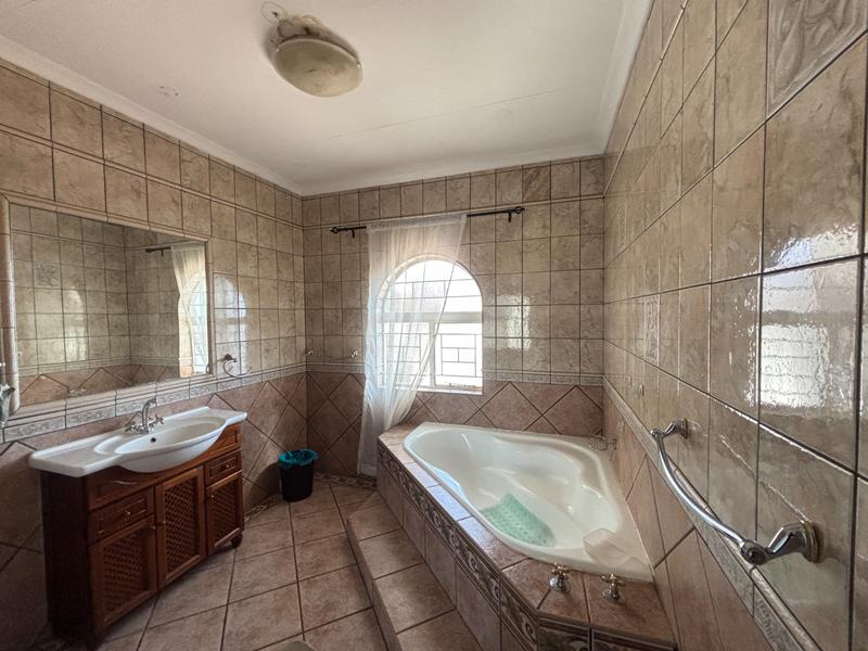 To Let 5 Bedroom Property for Rent in Robin Hills Gauteng