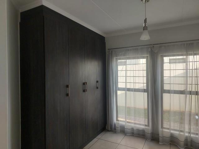 To Let 3 Bedroom Property for Rent in Petervale Gauteng