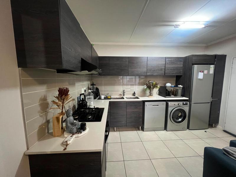 To Let 1 Bedroom Property for Rent in Petervale Gauteng